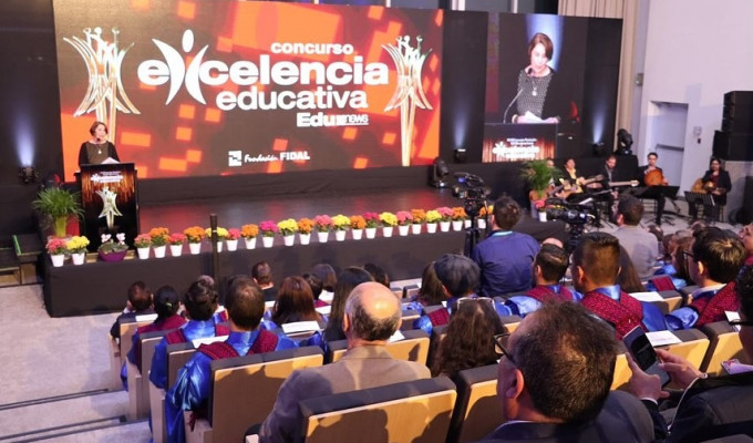 UE General Eloy Alfaro gana Premio Noûs a la Excelencia 2025
