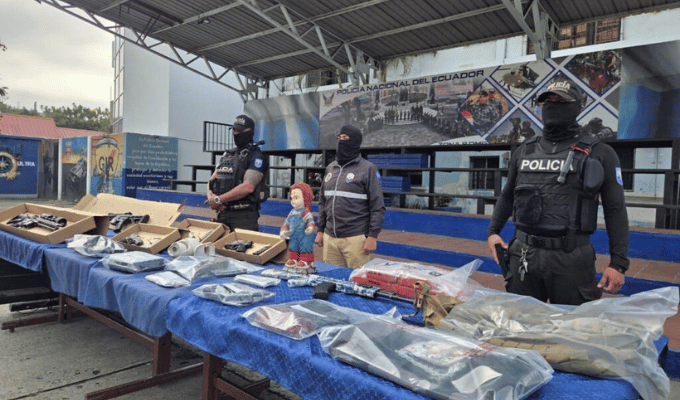 Cae centro de acopio de droga y armas en Durán