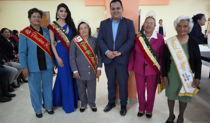 Mocha homenajeó a sus adultos mayores con música y alegría