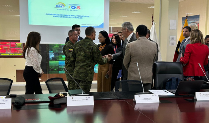 61.500 militares y 57.460 policías blindarán las votaciones del 16N