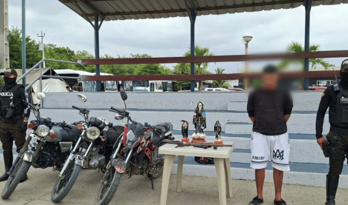 Aprehendido con arma y motos robadas en Portoviejo