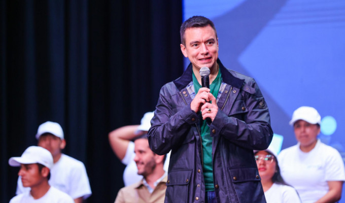 Noboa permitió pagar sueldos con deuda y petróleo en 2026