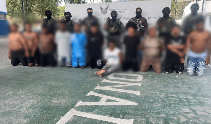 ¡Cayeron 11 presuntos de «Los Lobos» en Esmeraldas!