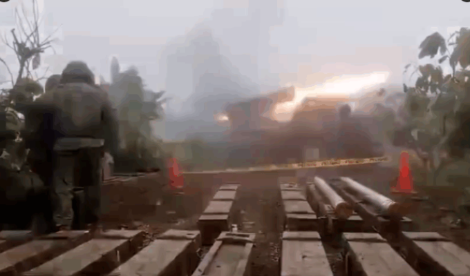 FFAA bombardea y arrasa 12 hectáreas de minería ilegal en Azuay