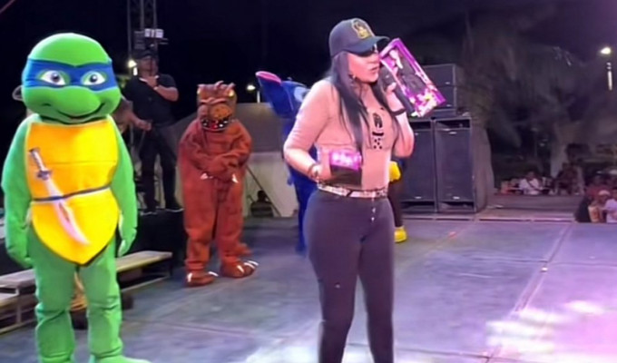 Muñecos del presidente llegaron a Esmeraldas; CNE revisa el caso