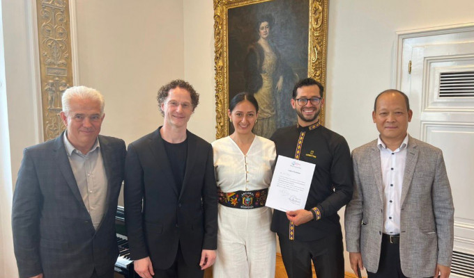 Ambato en Viena: Becerra al comité del World Orchestra Festival