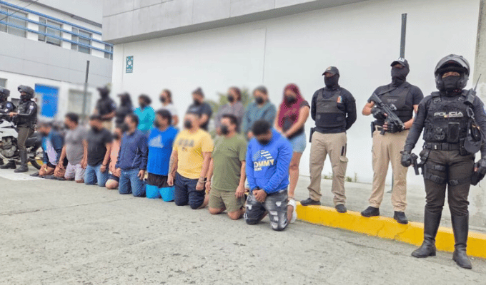 Cayó la red que “vacunaba” a choferes en Durán: 15 capturados