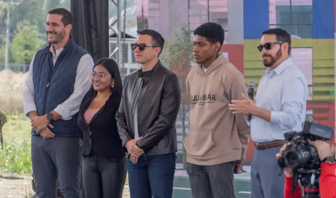 Noboa lanza “Casa U”: residencias gratis para universidades públicas