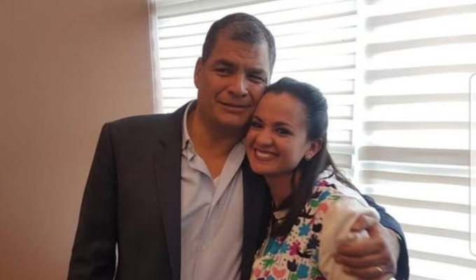 Correa le quitó el respaldo a Marcela Aguiñaga y se encendió la crisis