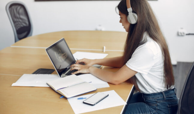 Evaluación en pregrados virtuales: así funciona en Ecuador