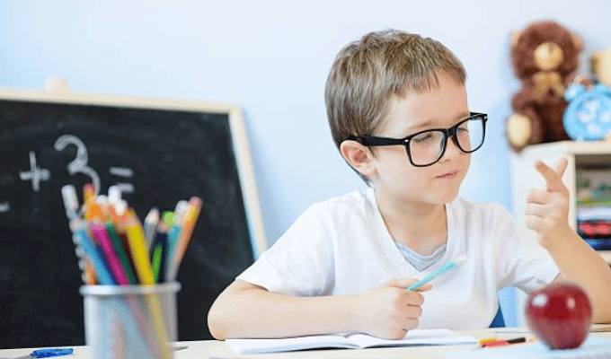 Usar los dedos marca la diferencia en primaria, según psicología