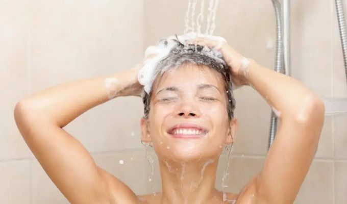 ¿Te bañas con agua caliente? Tu piel pasa la factura