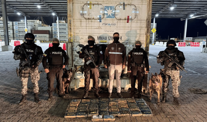 Cayeron 50 bloques de droga en un contenedor en Posorja