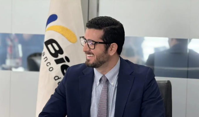 Noboa nombró a Bernardo Cordovez como nuevo presidente del IESS