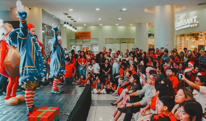 Omni Hospital encendió su árbol y abrió la Navidad
