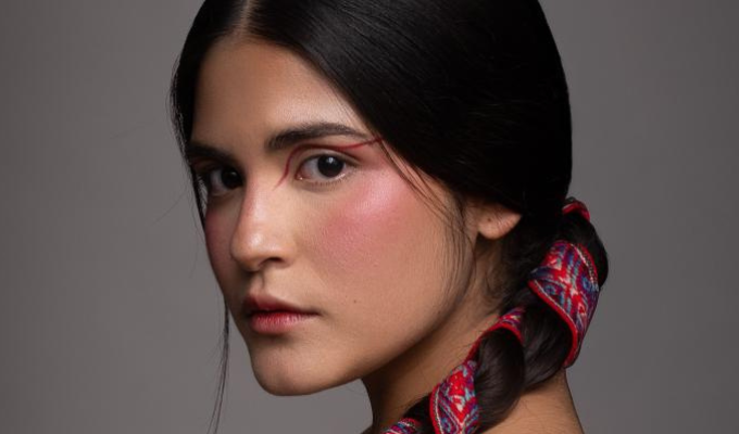 Brenda representará a Ecuador en Viña 2026 con “Capullito”