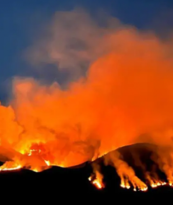 ¡Alerta en Cayambe-Coca! Incendio forestal activa operativo en Napo