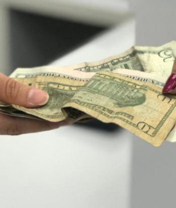 EE. UU. cobrará 1% a las remesas y pondrá en aprietos a migrantes