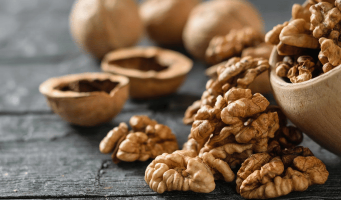 Cinco porciones de nueces: combo para corazón, intestino y cerebro
