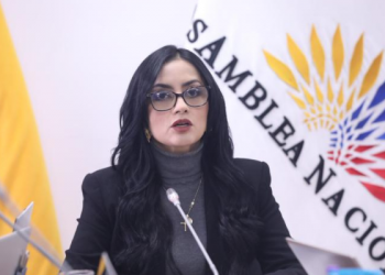 Correísmo exige a CNT destapar acuerdo con HealthBird y alerta riesgo