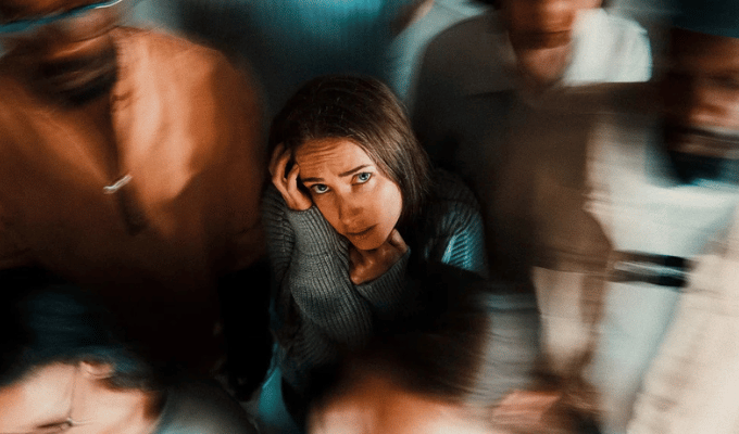 Generación Z ve un mundo “aterrador” y duda de poder cambiarlo