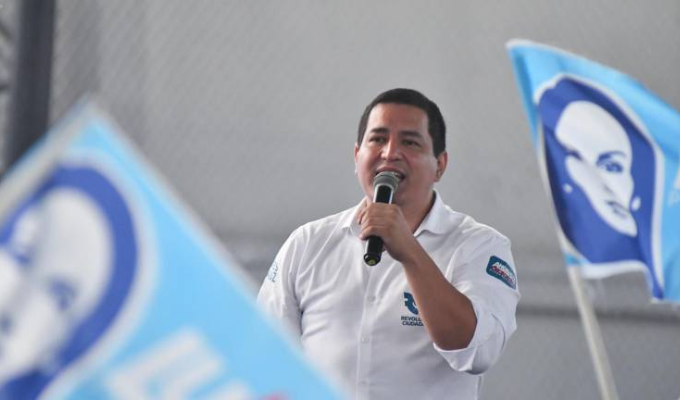 Andrés Arauz se lanza con la "Ecuadolarización"