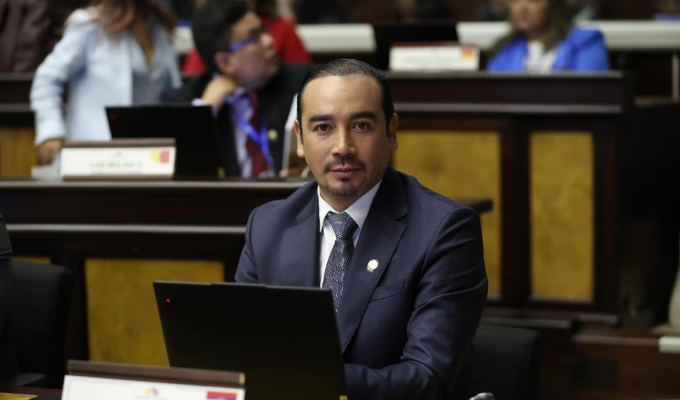 ADN denunció al jefe de la bancada correísta, Juan Andrés González