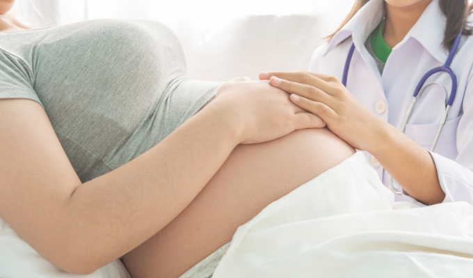 Corte Constitucional protege a embarazadas de cargos de libre remoción