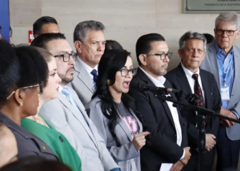 RC va por los papeles secretos de Healthbird en Ecuador