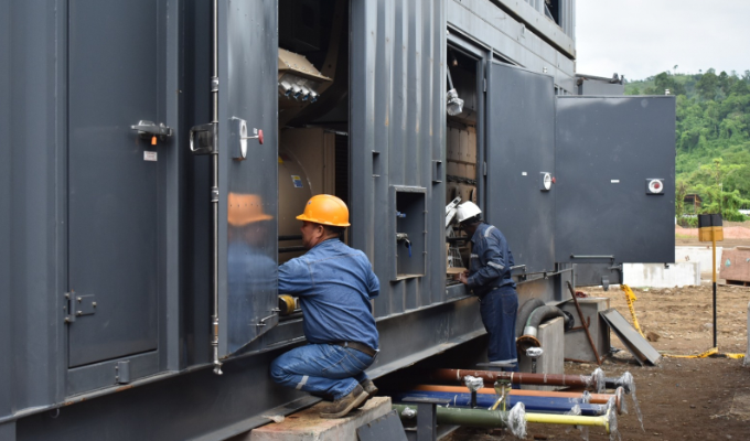 Austral pide USD 25 millones y 11 meses extra por Esmeraldas III