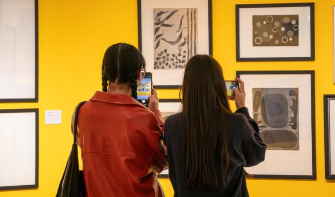 “Una voz desde el silencio” reivindica a la pionera del abstracto