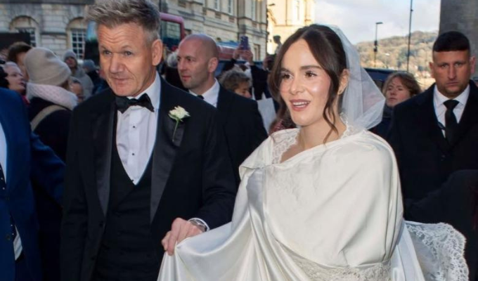 Holly Ramsay y Adam Peaty dijeron “sí” en la Abadía de Bath