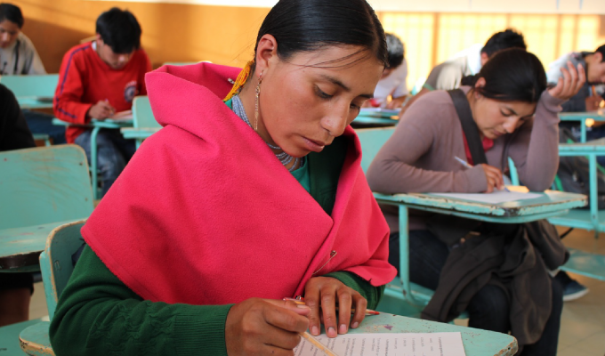 Educación para jóvenes, adultos y mayores