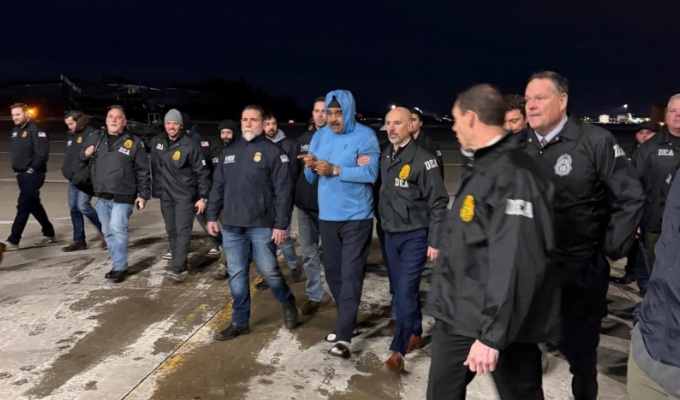 Narcoterrorismo y armas de guerra: los 4 cargos que acorralan a Maduro