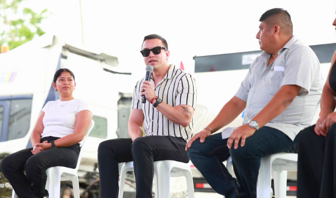 Noboa celebra: la pobreza nacional bajó a 21,4%