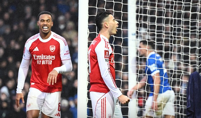 Arsenal arrasó 1-4 al Portsmouth y avanzó en la FA Cup