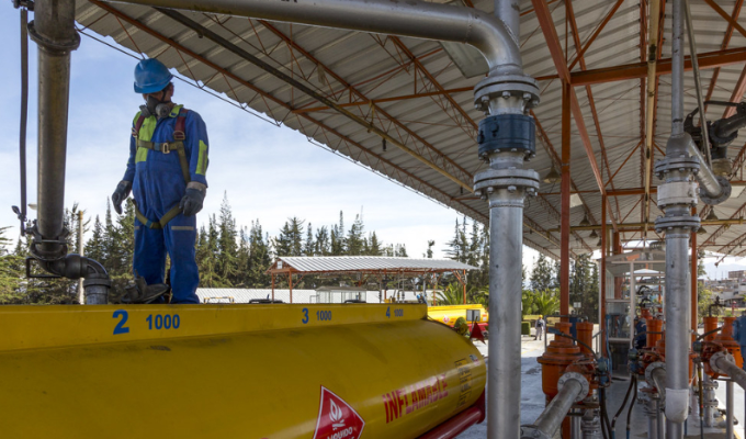 Gobierno sube margen a Petroecuador y Primax a horas del nuevo precio