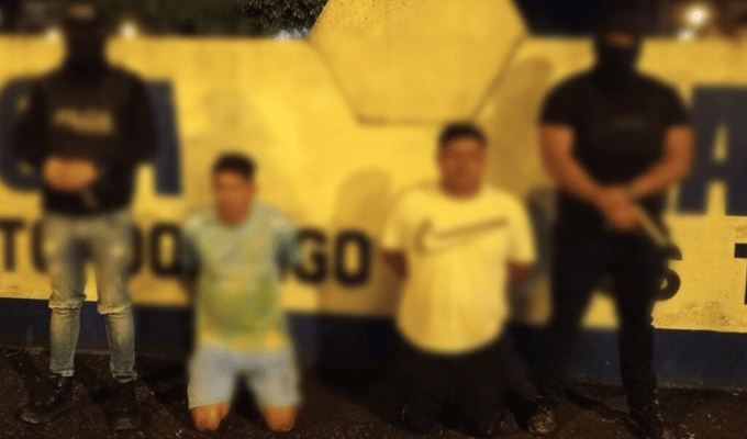 Cayeron en Santo Domingo: dos aprehendidos por portar un arma