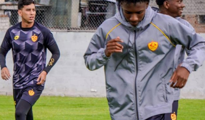 Empleados de Aucas reclaman sueldos e IESS atrasados