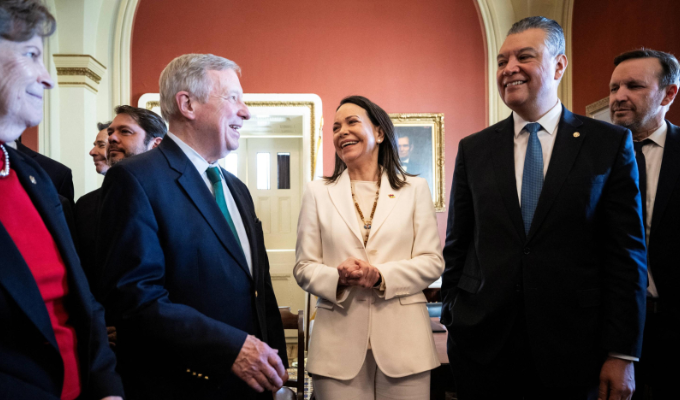 María Corina Machado cierra reunión con Trump y sube al Capitolio