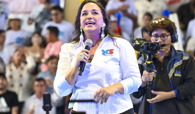 Gabriela Rivadeneira asumió la presidencia de Revolución Ciudadana