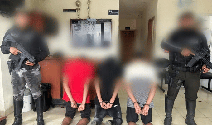 ¡Rescate en Los Ríos: dos víctimas libres!