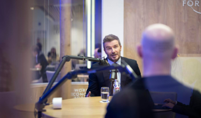 Beckham habló en Davos del poder de las redes en los errores juveniles