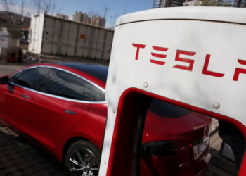 Musk apaga dos íconos y enciende su apuesta por robots