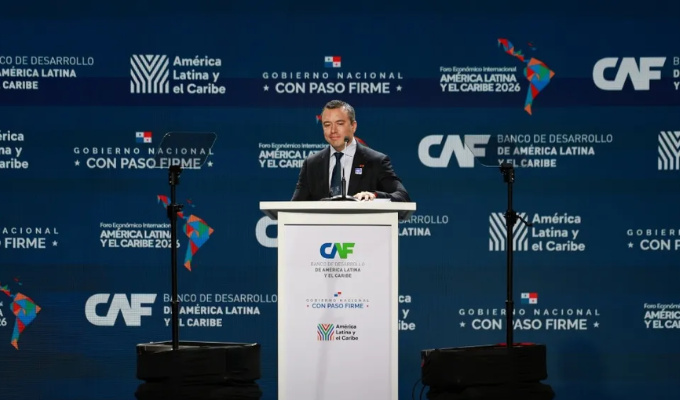 Noboa corta su agenda en Panamá y vuelve de emergencia a Ecuador