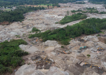 Gobierno frena toda minería en Napo por contaminación