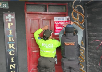Clausuran local de tatuajes en Quito por presunta venta de marihuana