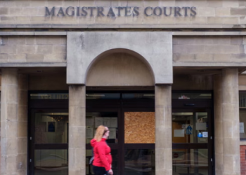 Audiencias remotas por frenar colapso judicial en Inglaterra y Gales