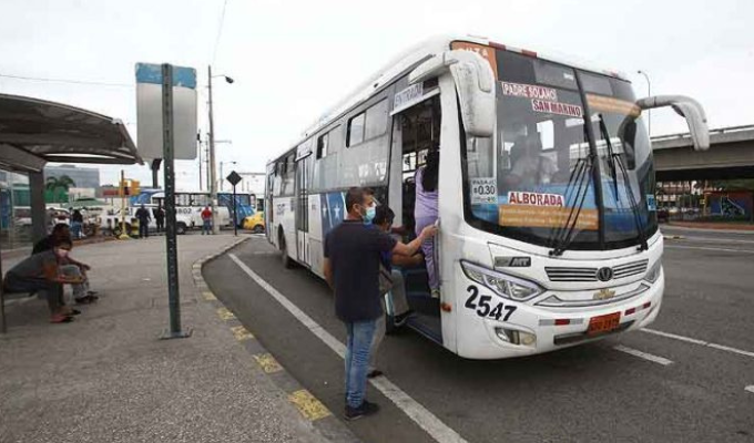 Pasajes “premium” en Guayaquil: buses con aire y wifi