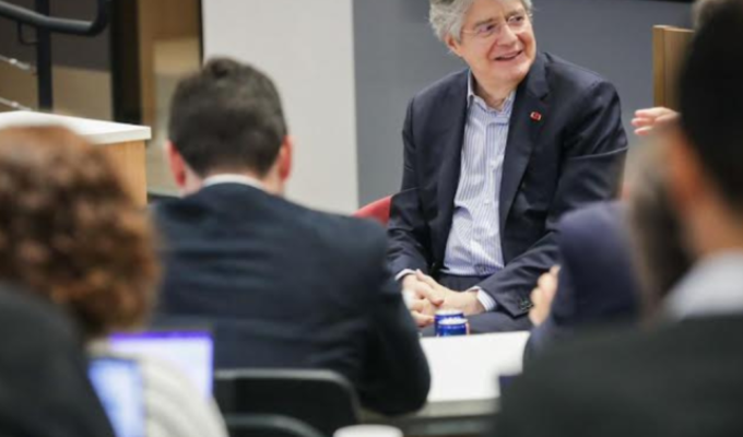 Lasso arma gira por Brasil y Perú, hablarà de democracia y seguridad